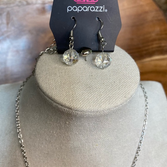 Paparazzi NWT necklace & earring set Crystal beads and beautiful sparkling chain - Picture 4 of 5
